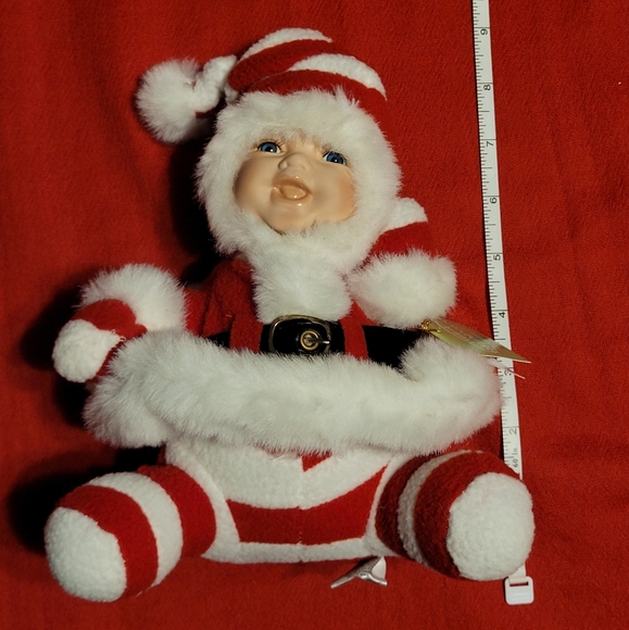 Dept 56 'Hug A Buddy' Santa Baby - Picture 7 of 12